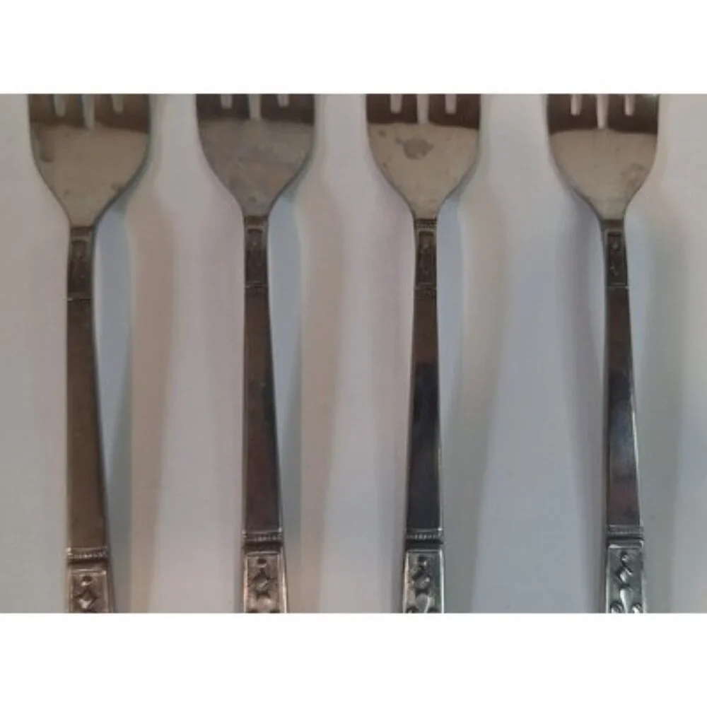 OXH69 Oxford Hall Fleur De Lis Japan Salad‎ Fork Lot 4 Flatware